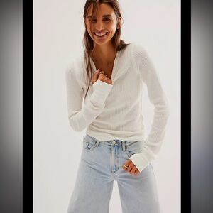 We The Free White Waffle Knit Long Sleeve Thermal Tee XS excellent condition